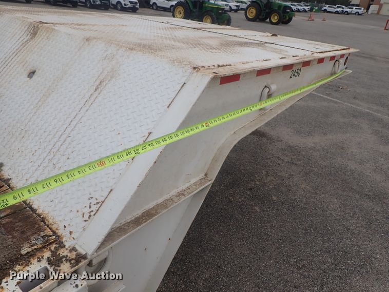 image for item DE0704 2001 Trail-Eze TE70HT46-2 drop deck equipment trailer