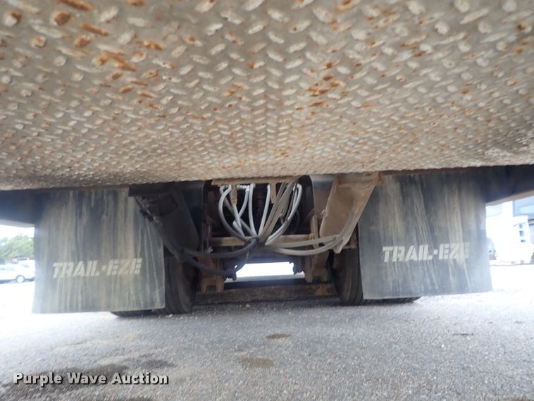 image for item DE0704 2001 Trail-Eze TE70HT46-2 drop deck equipment trailer