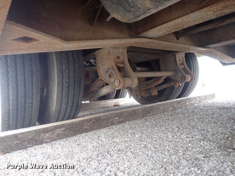 image for item DE0704 2001 Trail-Eze TE70HT46-2 drop deck equipment trailer