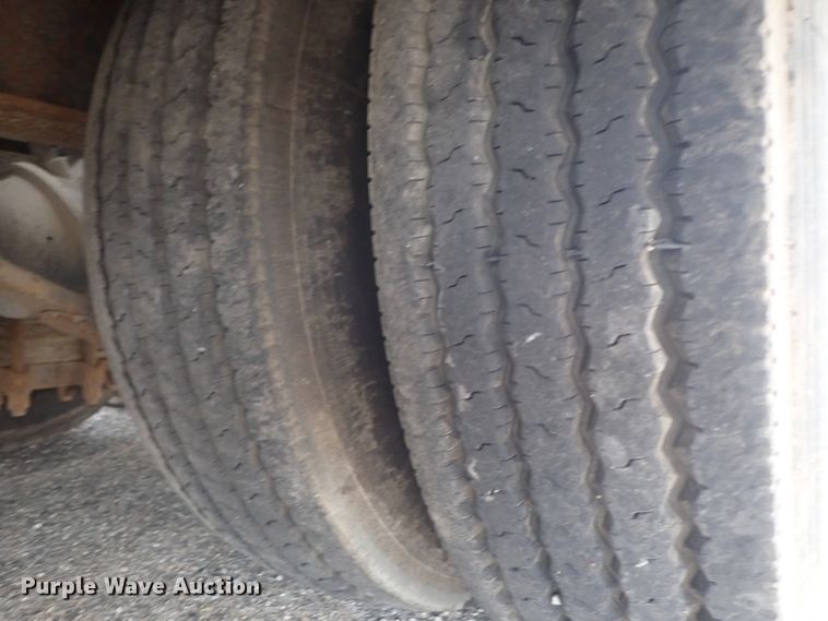 image for item DE0704 2001 Trail-Eze TE70HT46-2 drop deck equipment trailer