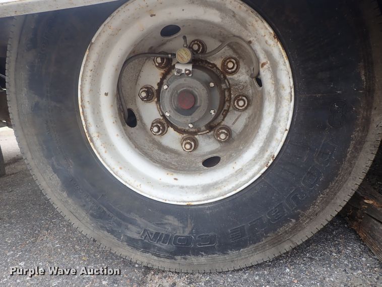 image for item DE0704 2001 Trail-Eze TE70HT46-2 drop deck equipment trailer