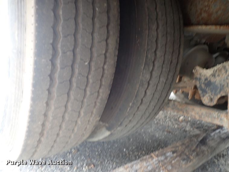 image for item DE0704 2001 Trail-Eze TE70HT46-2 drop deck equipment trailer