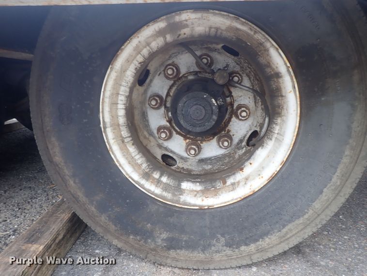 image for item DE0704 2001 Trail-Eze TE70HT46-2 drop deck equipment trailer