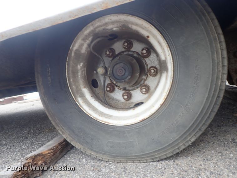 image for item DE0704 2001 Trail-Eze TE70HT46-2 drop deck equipment trailer