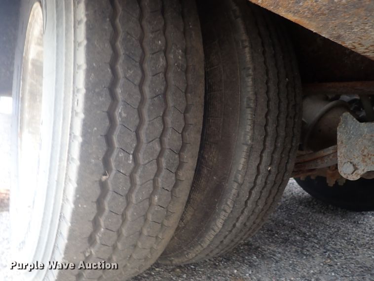 image for item DE0704 2001 Trail-Eze TE70HT46-2 drop deck equipment trailer