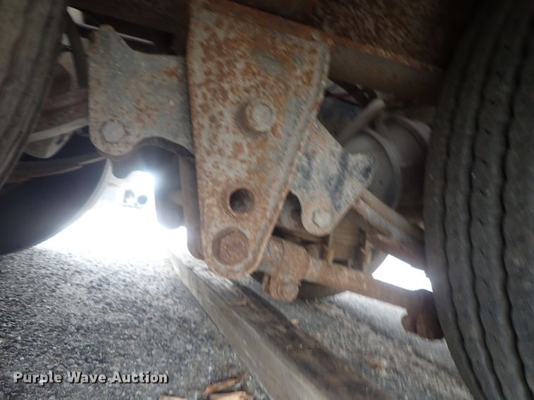 image for item DE0704 2001 Trail-Eze TE70HT46-2 drop deck equipment trailer