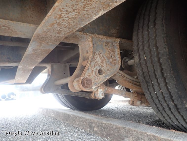 image for item DE0704 2001 Trail-Eze TE70HT46-2 drop deck equipment trailer