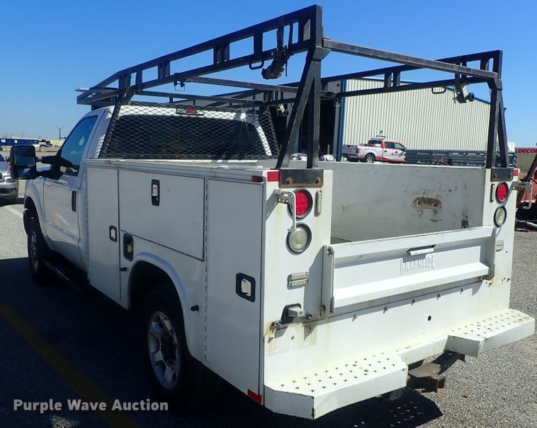 image for item DE0709 2016 Ford F250 Super Duty  utility bed pickup truck