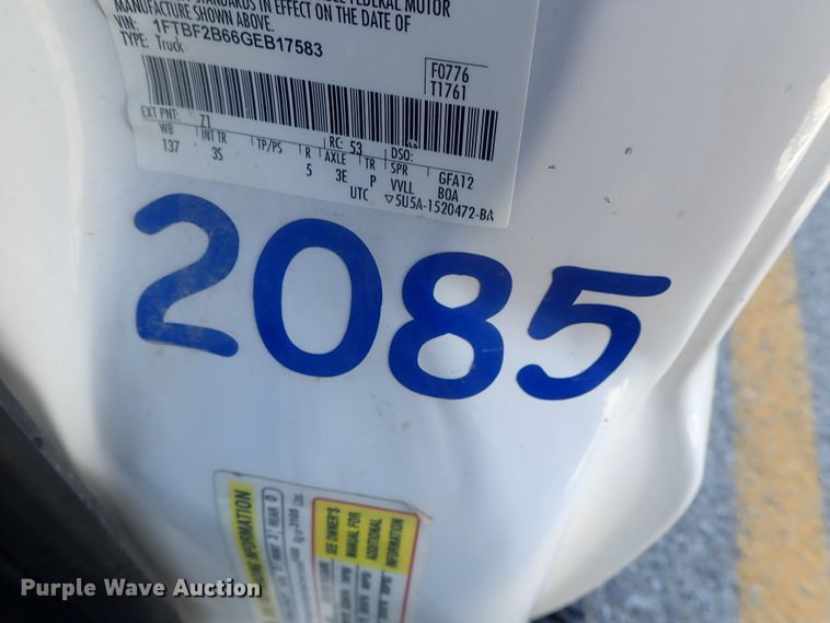 image for item DE0709 2016 Ford F250 Super Duty  utility bed pickup truck