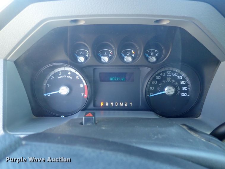 image for item DE0709 2016 Ford F250 Super Duty  utility bed pickup truck