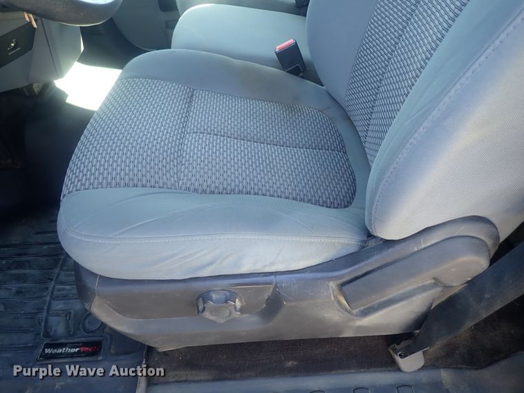 image for item DE0709 2016 Ford F250 Super Duty  utility bed pickup truck