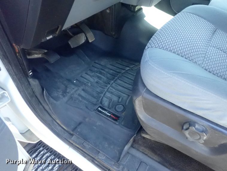 image for item DE0709 2016 Ford F250 Super Duty  utility bed pickup truck