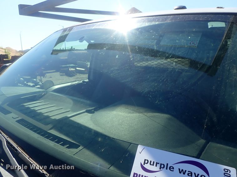 image for item DE0709 2016 Ford F250 Super Duty  utility bed pickup truck