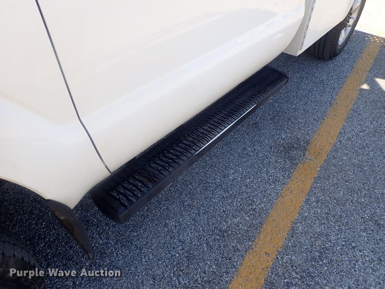 image for item DE0709 2016 Ford F250 Super Duty  utility bed pickup truck