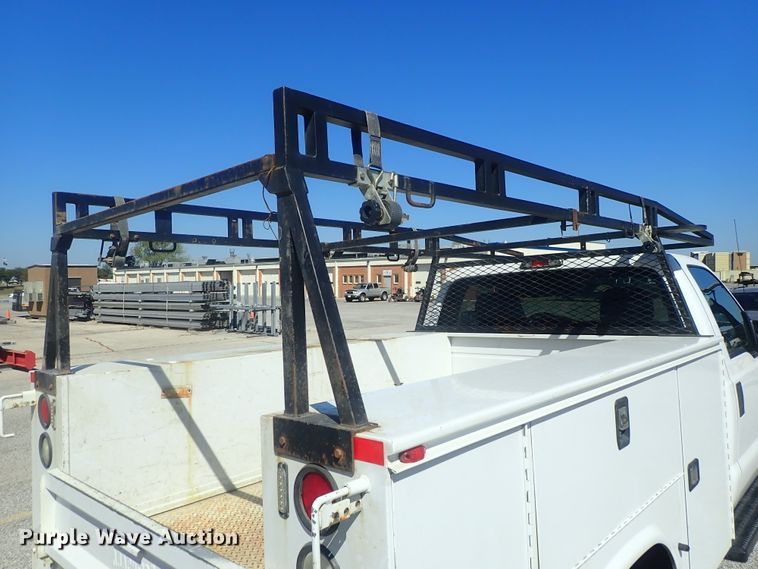 image for item DE0709 2016 Ford F250 Super Duty  utility bed pickup truck
