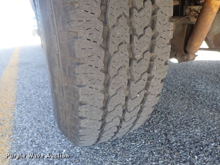 image for item DE0709 2016 Ford F250 Super Duty  utility bed pickup truck