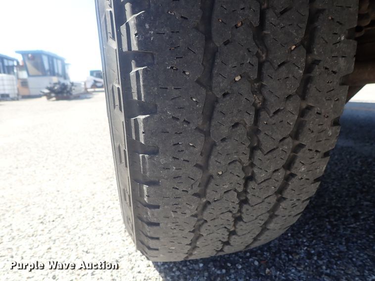 image for item DE0709 2016 Ford F250 Super Duty  utility bed pickup truck