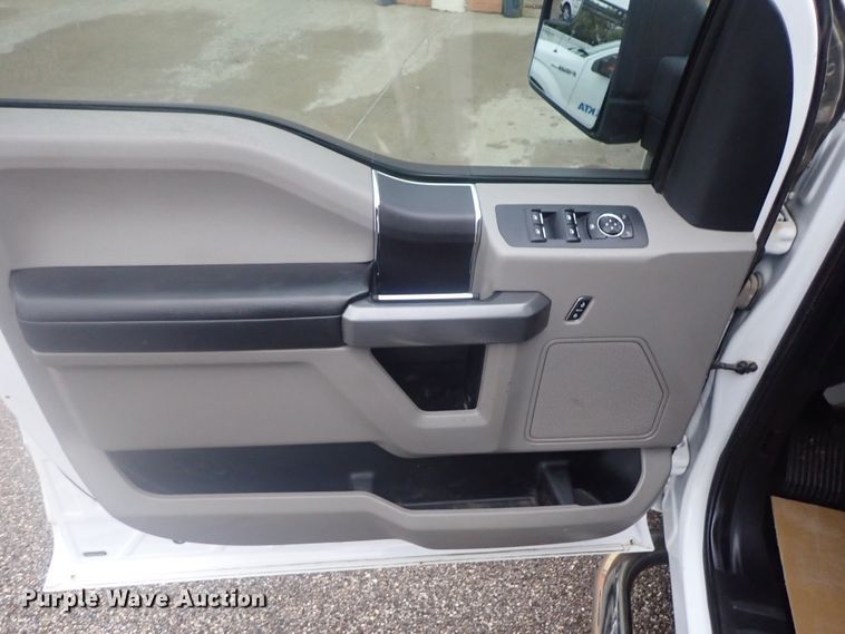 image for item DE0719 2016 Ford F150  SuperCrew pickup truck