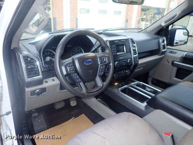 image for item DE0719 2016 Ford F150  SuperCrew pickup truck