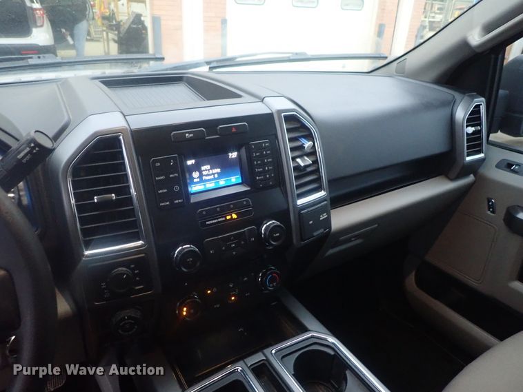 image for item DE0719 2016 Ford F150  SuperCrew pickup truck