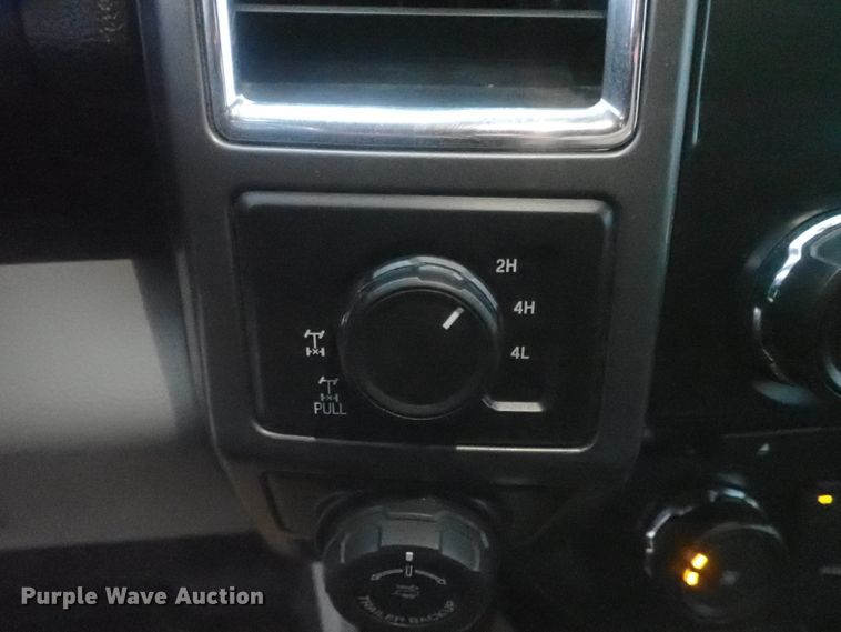 image for item DE0719 2016 Ford F150  SuperCrew pickup truck