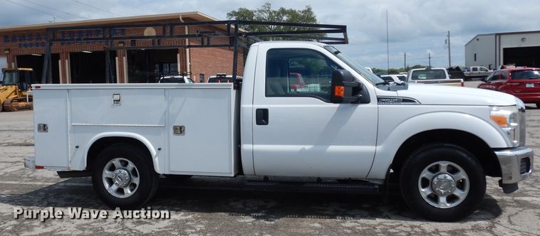 image for item DJ4443 2013 Ford F250 Super Duty  utility bed pickup truck