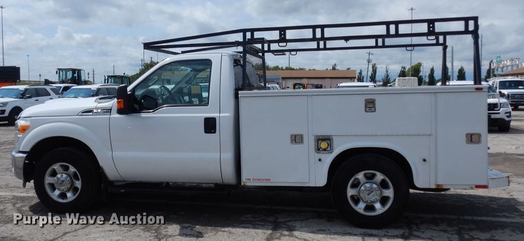 image for item DJ4443 2013 Ford F250 Super Duty  utility bed pickup truck