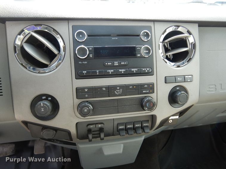 image for item DJ4443 2013 Ford F250 Super Duty  utility bed pickup truck