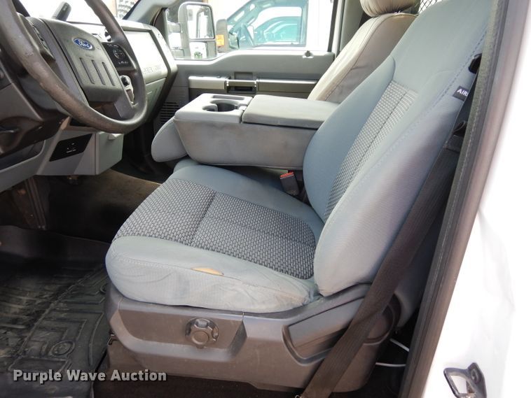 image for item DJ4443 2013 Ford F250 Super Duty  utility bed pickup truck