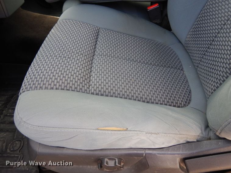 image for item DJ4443 2013 Ford F250 Super Duty  utility bed pickup truck