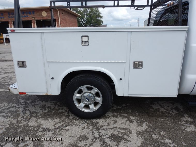 image for item DJ4443 2013 Ford F250 Super Duty  utility bed pickup truck