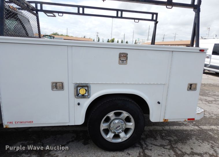 image for item DJ4443 2013 Ford F250 Super Duty  utility bed pickup truck