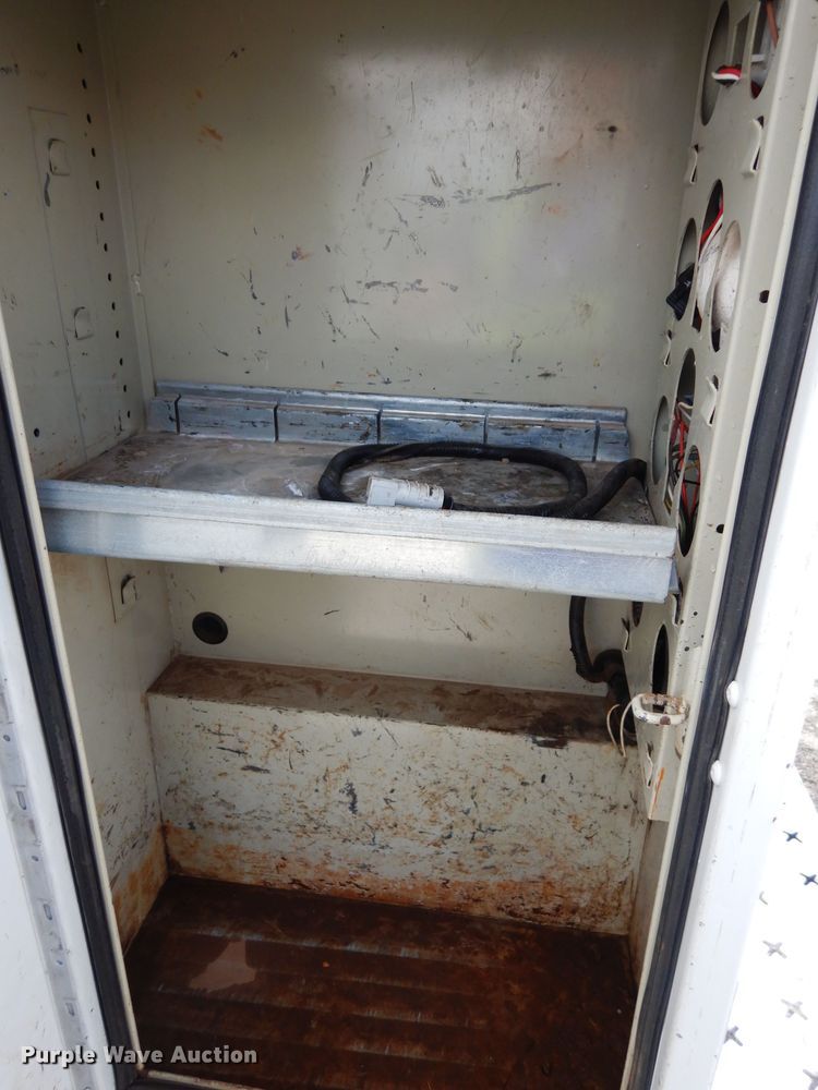 image for item DJ4443 2013 Ford F250 Super Duty  utility bed pickup truck