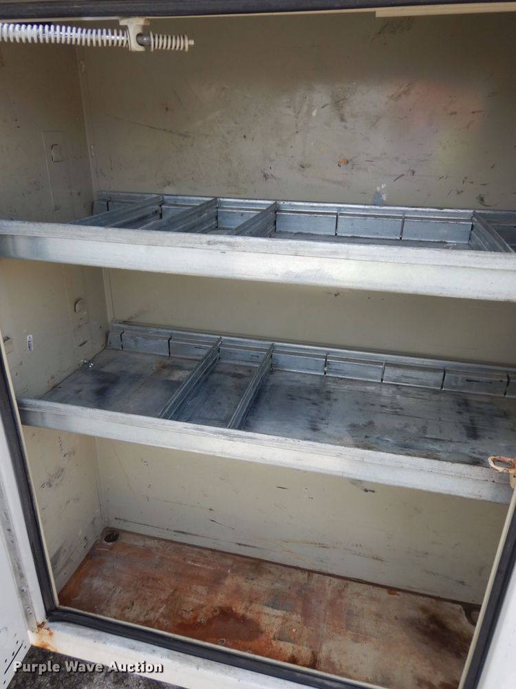 image for item DJ4443 2013 Ford F250 Super Duty  utility bed pickup truck