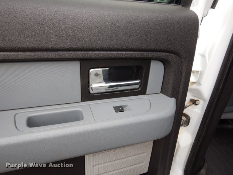 image for item DJ4451 2013 Ford F150  SuperCrew pickup truck