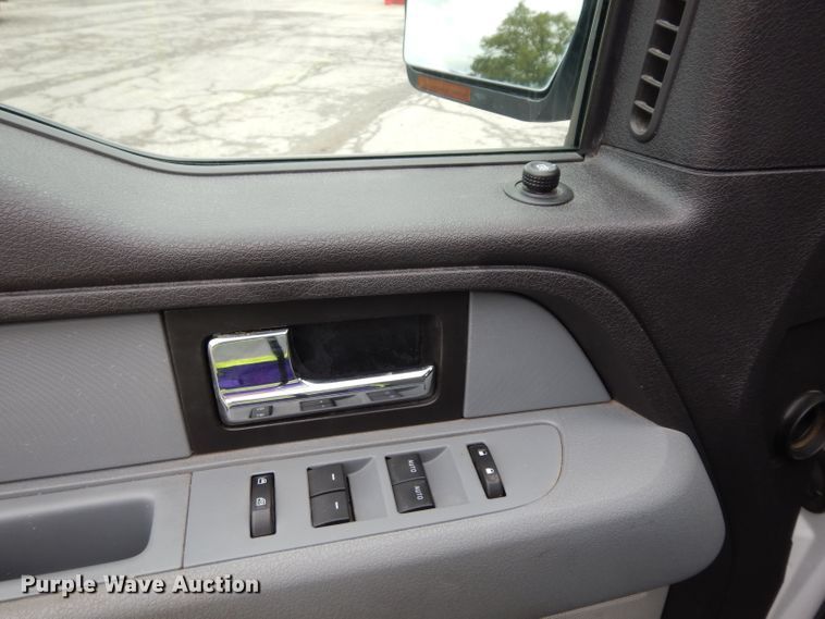 image for item DJ4451 2013 Ford F150  SuperCrew pickup truck