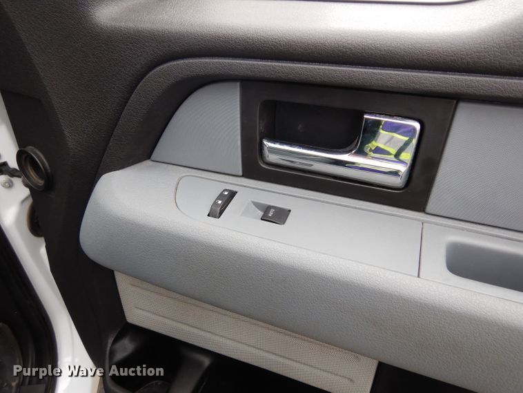 image for item DJ4451 2013 Ford F150  SuperCrew pickup truck