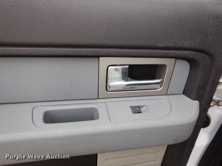 image for item DJ4452 2011 Ford F150  SuperCrew pickup truck