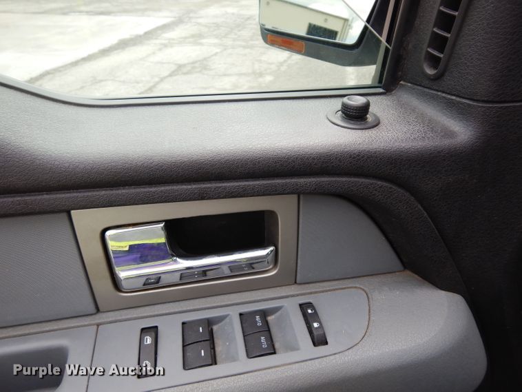 image for item DJ4452 2011 Ford F150  SuperCrew pickup truck