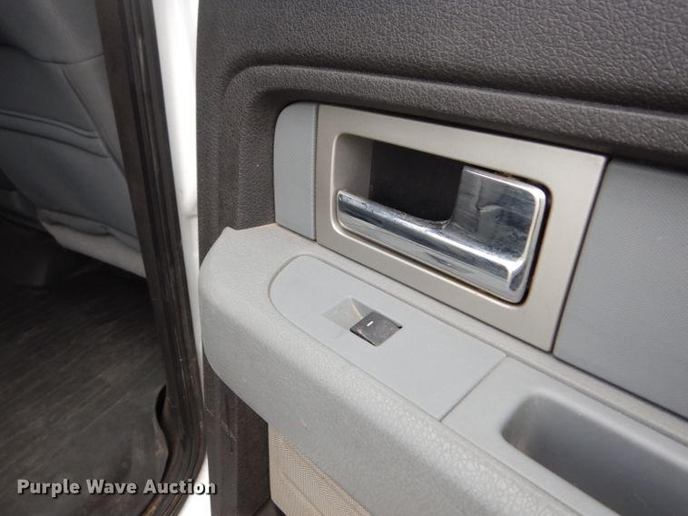 image for item DJ4452 2011 Ford F150  SuperCrew pickup truck