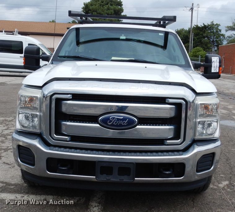 image for item DJ4453 2013 Ford F250 Super Duty  utility bed pickup truck