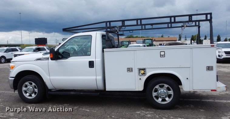image for item DJ4453 2013 Ford F250 Super Duty  utility bed pickup truck