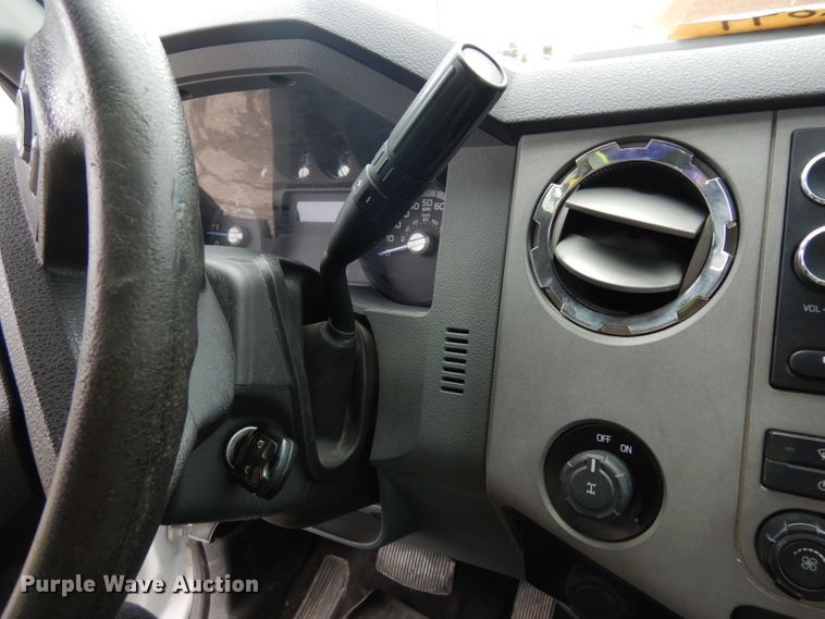 image for item DJ4453 2013 Ford F250 Super Duty  utility bed pickup truck