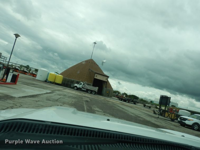 image for item DJ4453 2013 Ford F250 Super Duty  utility bed pickup truck