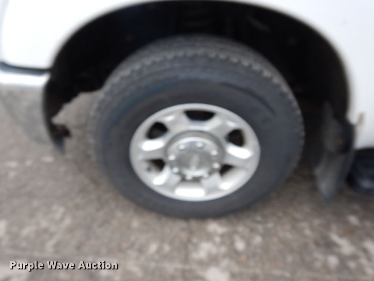 image for item DJ4453 2013 Ford F250 Super Duty  utility bed pickup truck