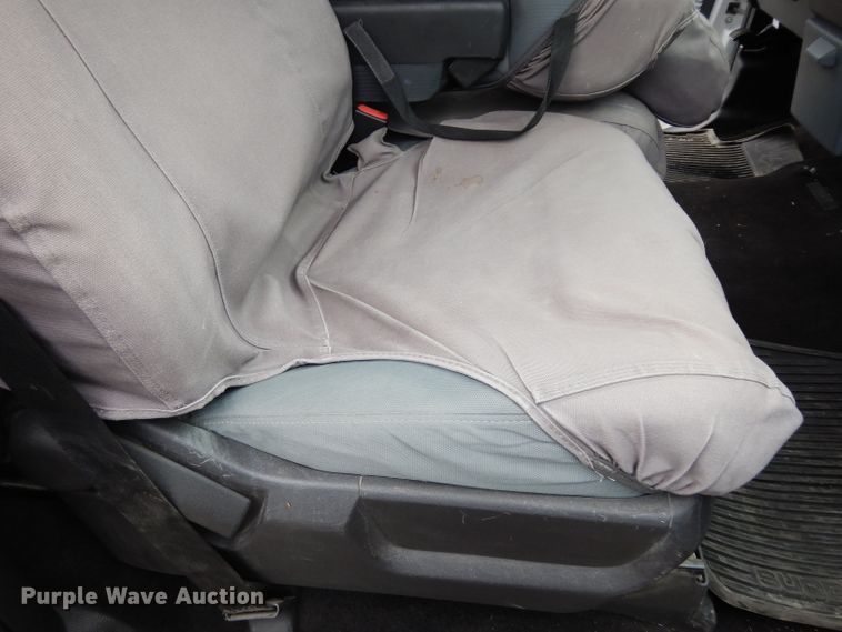 image for item DJ4453 2013 Ford F250 Super Duty  utility bed pickup truck