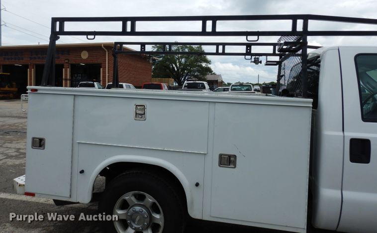 image for item DJ4453 2013 Ford F250 Super Duty  utility bed pickup truck