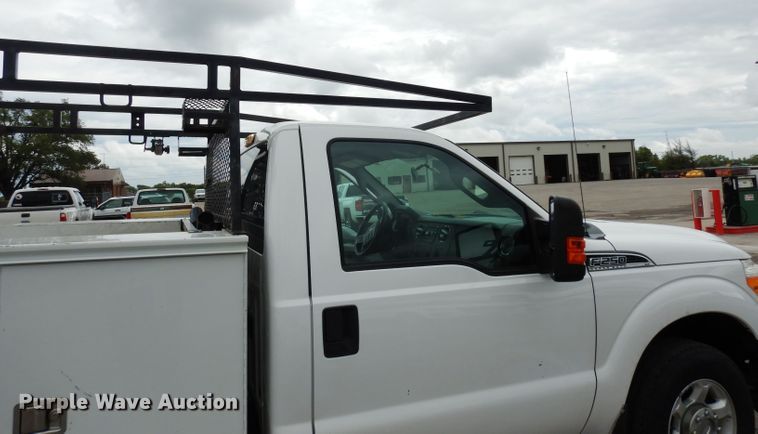 image for item DJ4453 2013 Ford F250 Super Duty  utility bed pickup truck