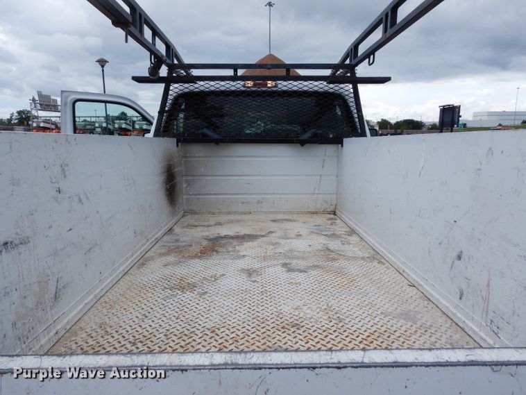 image for item DJ4453 2013 Ford F250 Super Duty  utility bed pickup truck