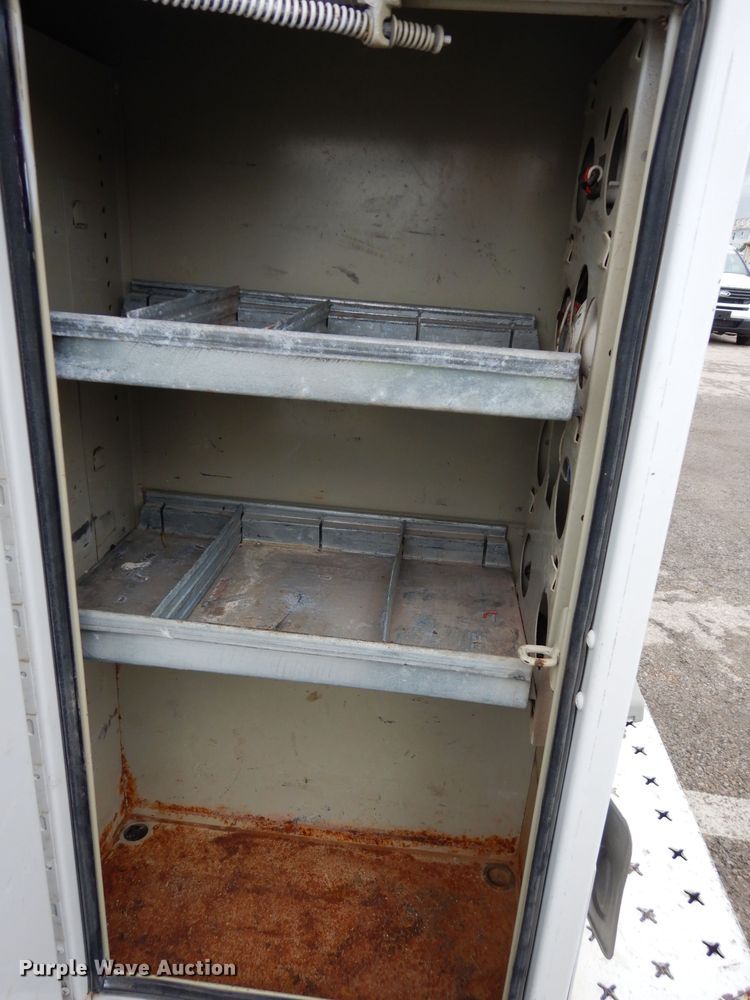 image for item DJ4453 2013 Ford F250 Super Duty  utility bed pickup truck